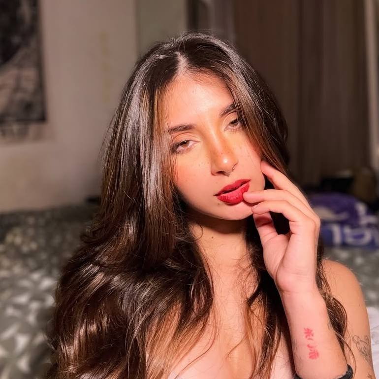 Catia Braccio (White Essence) OnlyFans